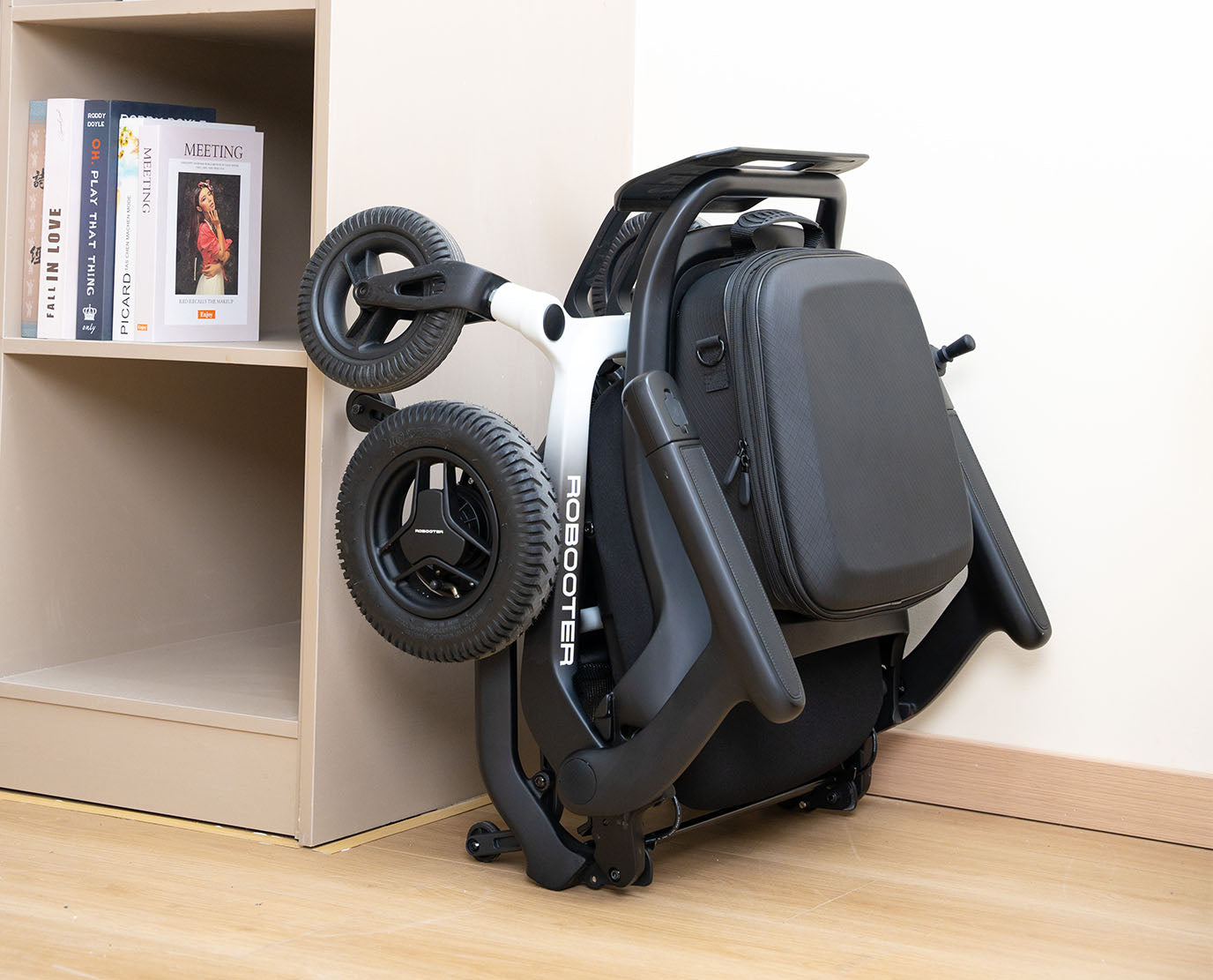 Robooter E80 Lightweight Folding Power Wheel Chair
