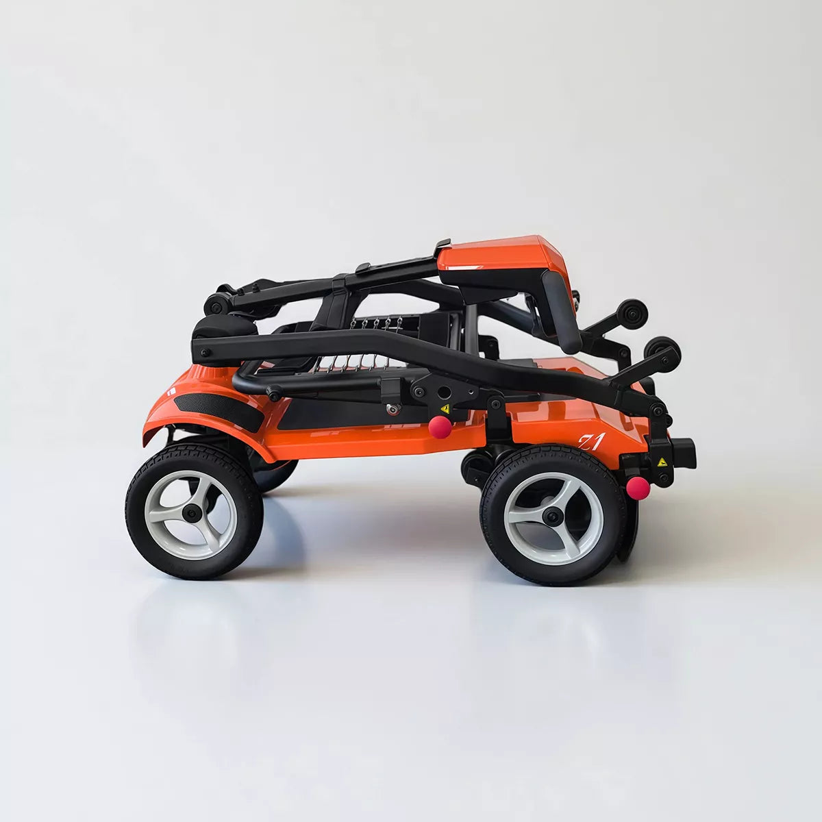 Dash Z1 Ultra Lightweight Magnesium Folding Mobility Scooter. One Of The Lightest Scooters On The Market At Just 14.9kg!