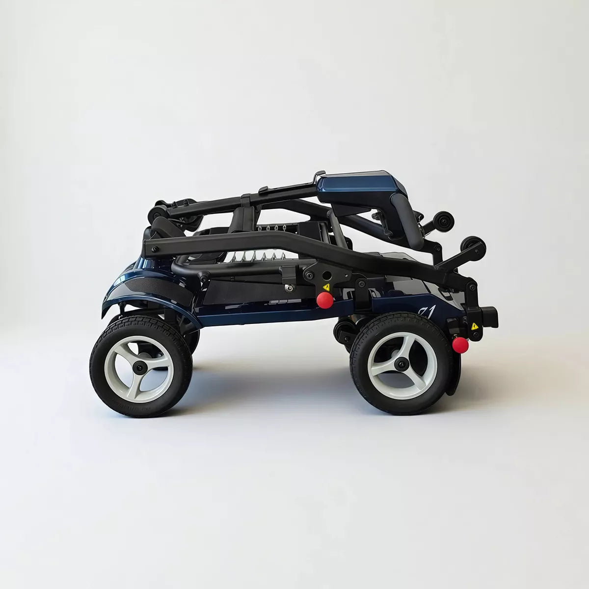 Dash Z1 Ultra Lightweight Magnesium Folding Mobility Scooter. One Of The Lightest Scooters On The Market At Just 14.9kg!
