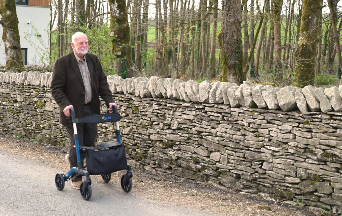 Alerta Four-Wheel Aluminium Dual-Folding Rollator