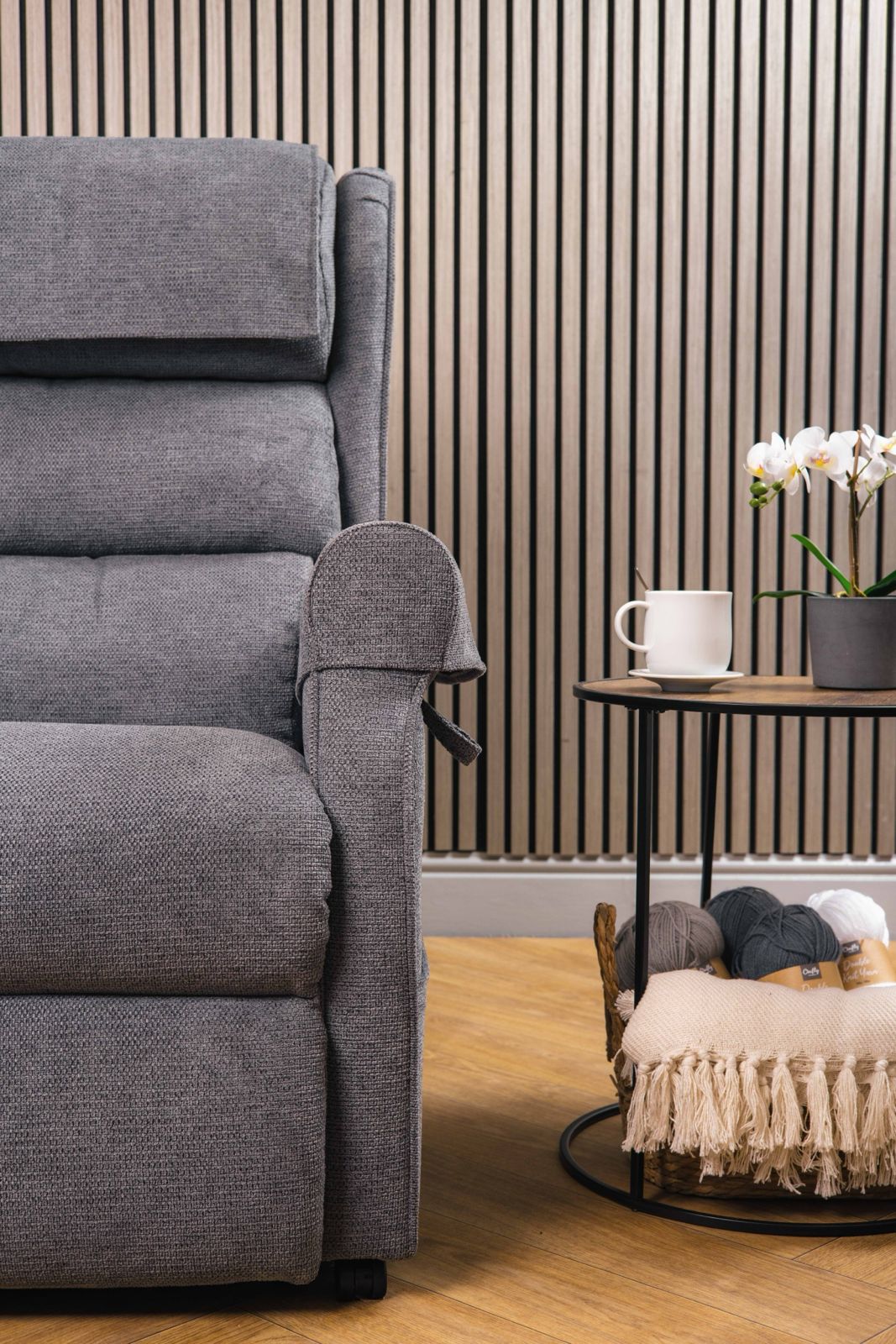Easy Motion Sonnet Riser Recliner. Includes Free Delivery With Engineer Installation And 5 Years Warranty!