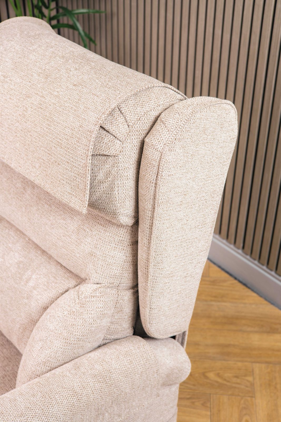Easy Motion Rhyme Riser Recliner. Includes Free Delivery With Engineer Installation And 5 Years Warranty!