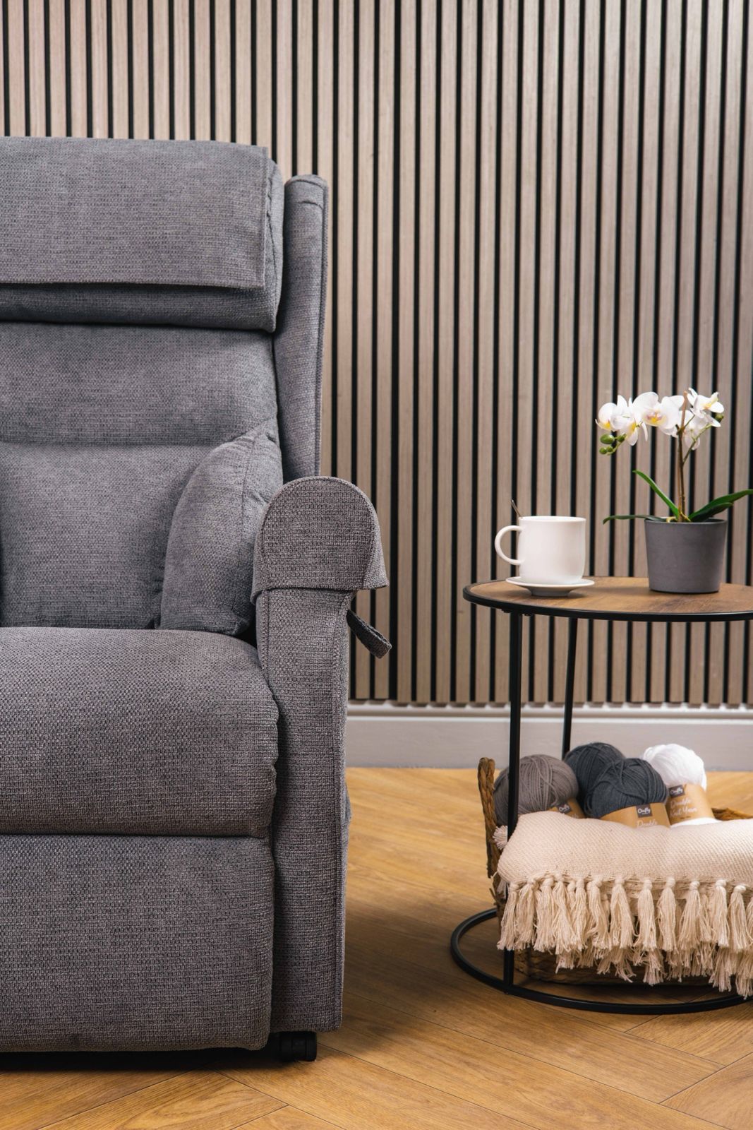 Easy Motion Rhyme Riser Recliner. Includes Free Delivery With Engineer Installation And 5 Years Warranty!