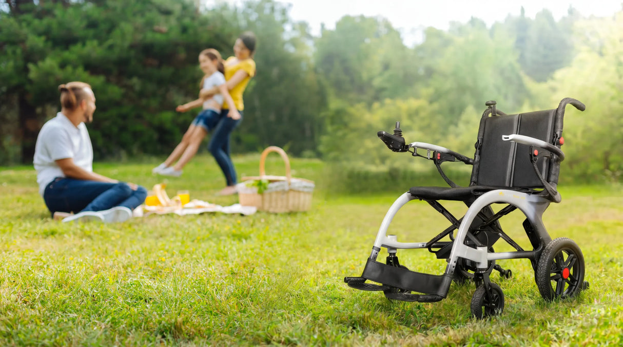 Scooterpac Atom Carbon Max Lightweight Folding Carbon Fibre powerchair. Just 15.5kg!