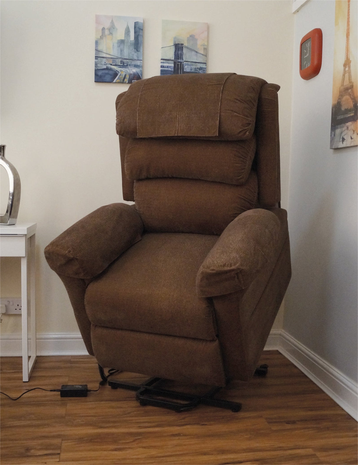 Ecclesfield Wall Hugging, Chenille Material Single Motor Rise and Recliner Chair